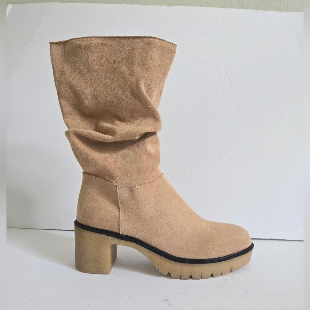 Oasis Society Nova Slouchy Beige Faux Suede Tall Boots Size 7.5 Western Festival